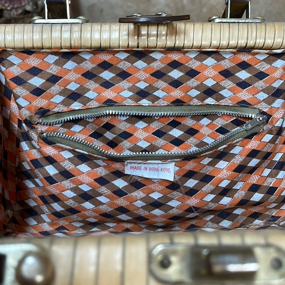 Vintage Straw Basket Handbag - Picture 9 of 16